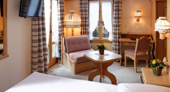 Hotel Alpenrose, Wengen ski chalet, image 2